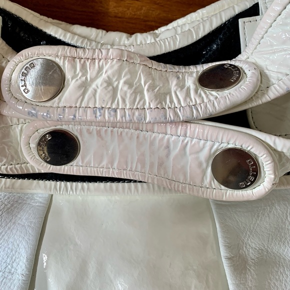 GUSSTO Black & White Leather Handbag - Picture 7 of 15